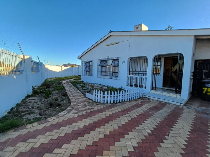 Cravenby House For Sale: 5 bedrooms, flatlet, open plan living, near amenities.