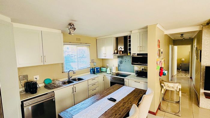 For Sale: Townhouse in Mount Edgecombe Ext 3 with private garden and security features.