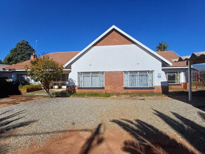 Versatile Wilkoppies house for sale: ideal for family living or business use.