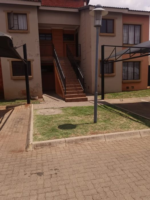 2-Bedroom Apartment for Sale in Montana Tuine with Pool, Security, and Parking.
