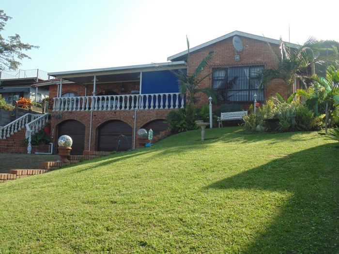 Hibberdene Central House For Sale: 4 Bedrooms, sea views, spacious patio, secure garden.