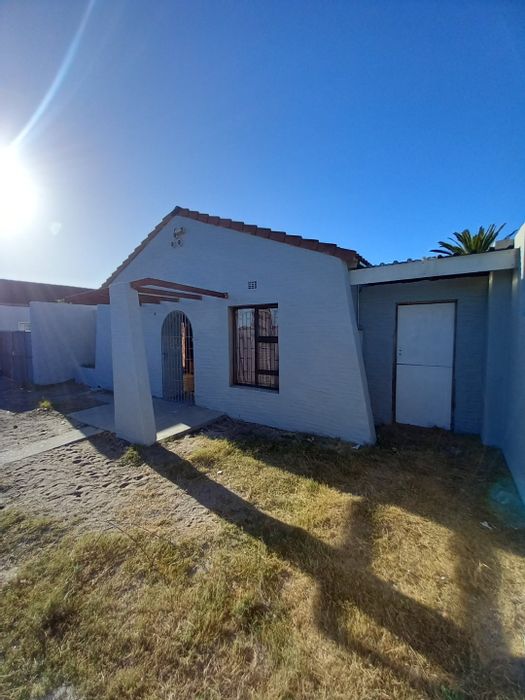 3-Bedroom House To Rent in Elsies River with shared living and secure access.