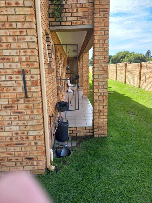 Ground Floor Apartment for Sale in Sylviavale, 2 Bedrooms, Near Amenities.