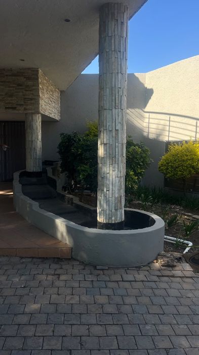 5-Bedroom House To Rent in Westdene with pool, study rooms, and security.