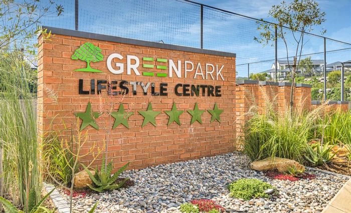 Two-Bedroom Apartment For Sale in Boksburg East with Lifestyle Centre access.