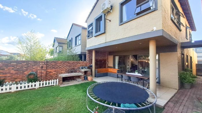 For Sale: 3-Bedroom Townhouse in Olympus AH with garden, pool, and secure parking.