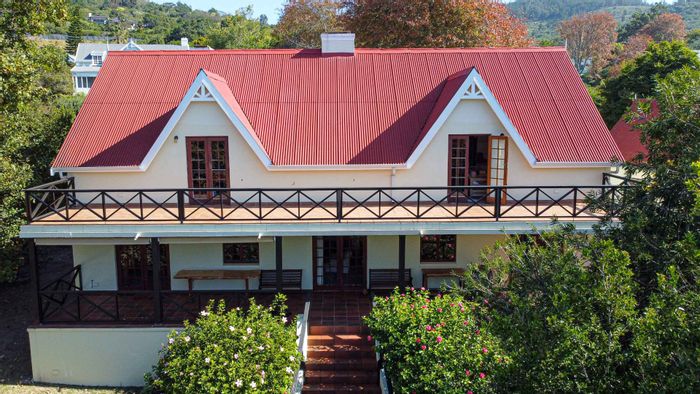 For Sale: Spacious Belvedere house with dual living, wine cellar, and garden.