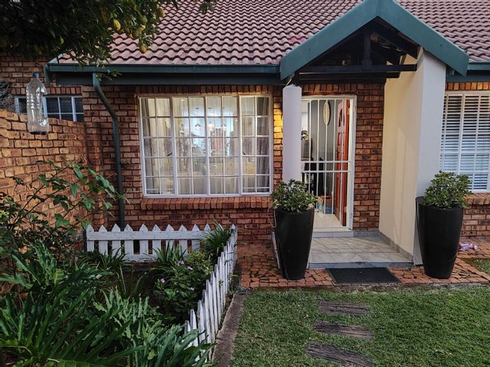 For Sale: Clubview Townhouse with 3 bedrooms, pool, garden, and secure complex.