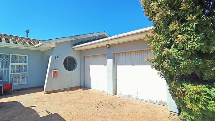 Tygerdal House For Sale: 3 Bedrooms, pool, entertainment area, home office, security features.