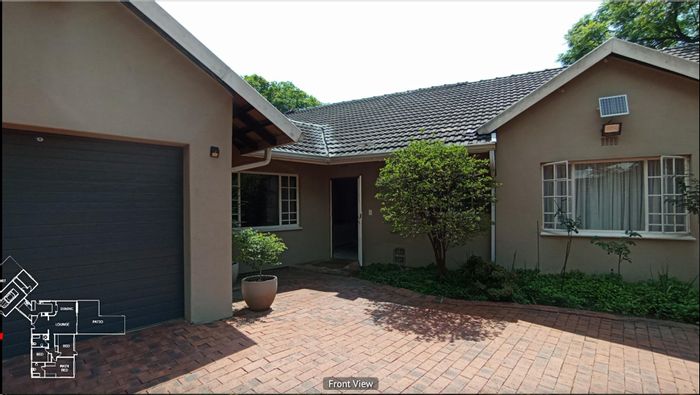 For Sale: Fourways House with 3 Bedrooms, Pool, and Secure Parking.