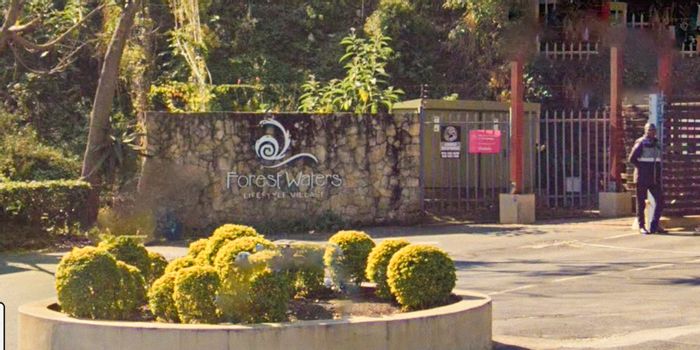 Chasedene Apartment For Sale: 2 beds, pool, parking, near amenities.