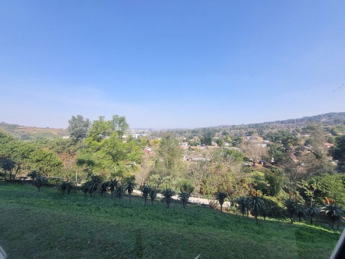 Chasedene Apartment For Sale: 2 beds, pool access, near amenities and schools.