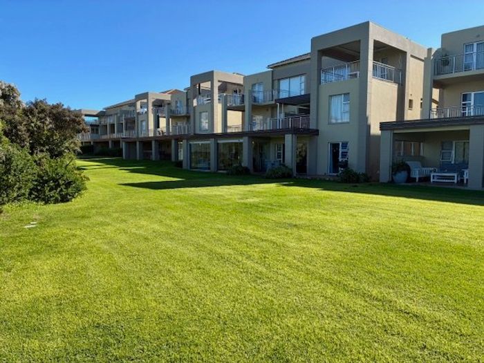 For Sale: 3-Bedroom Apartment in Plettenberg Bay Central with Golf Estate Access.