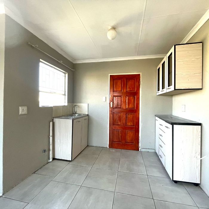 For Sale: 2-Bedroom House in Harry Gwala with spacious yard and open-plan living.