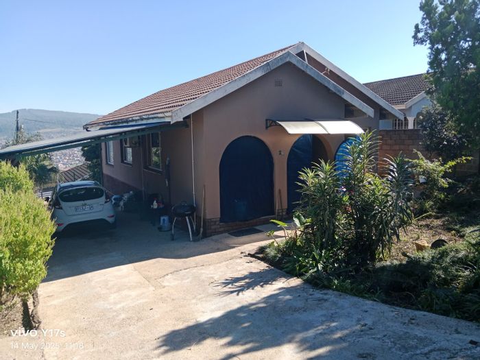 For Sale: 3-bedroom house in Raisethorpe with open-plan living and carport.