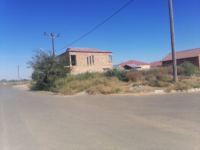 Vacant Land Residential in Mandela View For Sale - 348 m², ideal for your dream home.