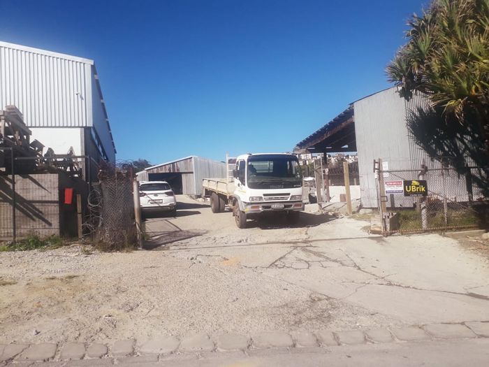 Commercial Warehouse To Rent in Knysna Industrial with secure parking and utilities.