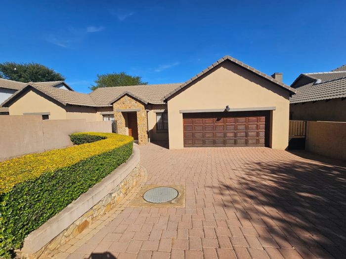 House To Rent in Olympus AH: 3 beds, secure estate, low-maintenance garden.