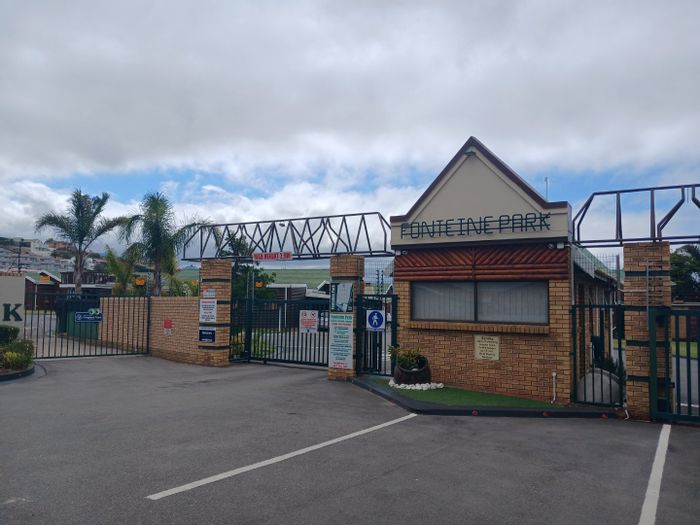 House for Sale in Fonteine Park: 2 Bedrooms, pool, tennis court, near beach.