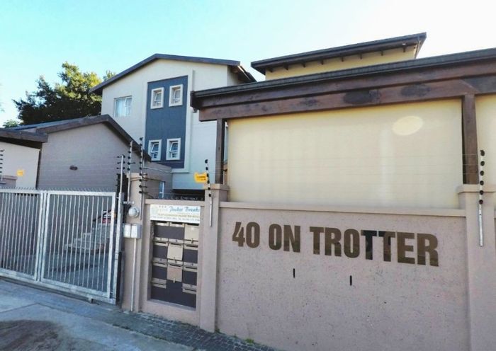 2-Bedroom Apartment To Rent in Knysna Central, near Waterfront, with balcony access.