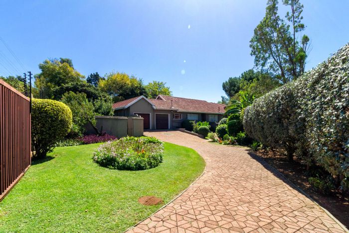 Wendywood House For Sale: 3 bedrooms, spacious garden, staff accommodation, gated community.