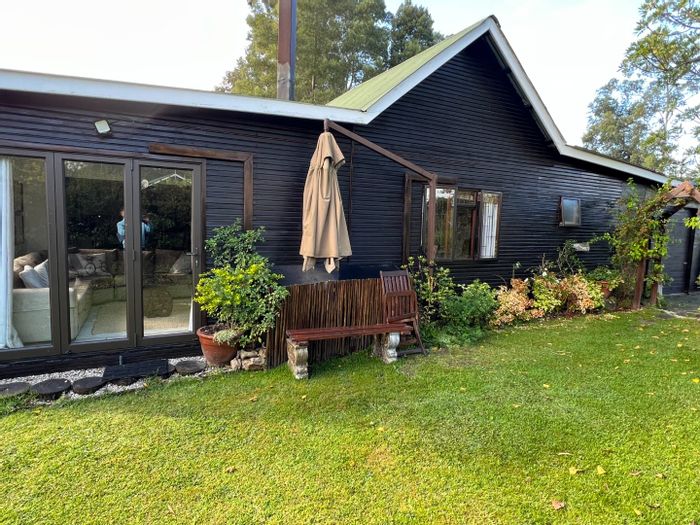 Harkerville AH House For Sale: Spacious garden, communal amenities, no transfer fees.