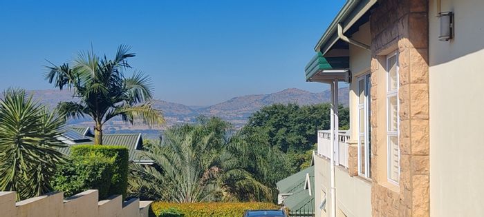 For Sale: House in Caribbean Beach with 4 beds, en-suites, and exclusive amenities.