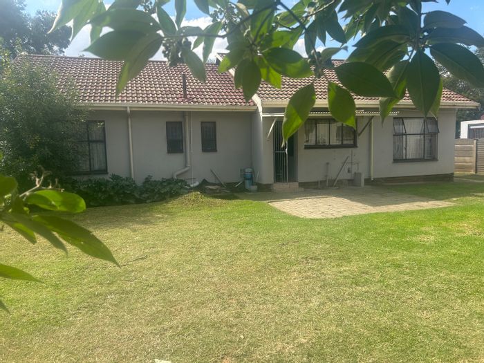 Investment opportunity in Vanderbijlpark SE 6: 3-bedroom house near university.