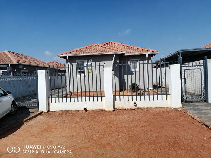 3-Bed, 2-Bath House in Lotus Gardens, For Sale with security and convenience.