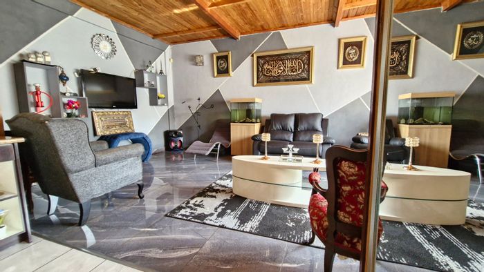 Crosby House For Sale: 2 beds, outbuilding for rental income, spacious living.