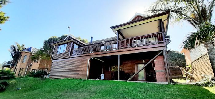 For Sale: House in Dolphin Creek Golf Estate with golf views, flatlet, and spacious garage.