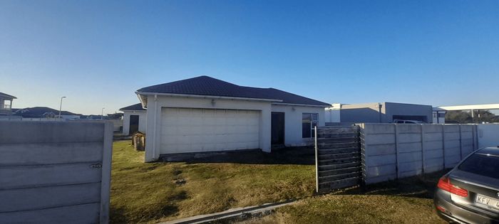 For Sale: Fairview House with 3 Bedrooms, Remote Garage, and Servant's Quarters.