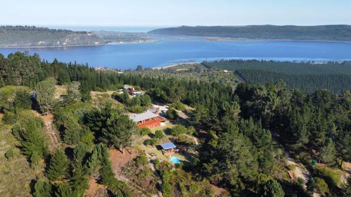 Sedgefield Rural Farm For Sale: 10 hectares, multiple accommodations, borehole, and swimming pool.