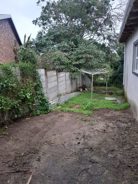 2-Bedroom Apartment To Rent in St Michaels On Sea with garden and carport.