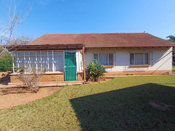 Spacious 3-bedroom house in Stilfontein Ext 1, for sale with garage.