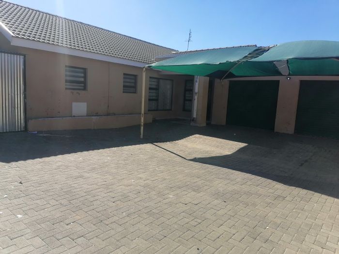Hillside House For Sale: 3 bedrooms, double garage, near schools and shopping.