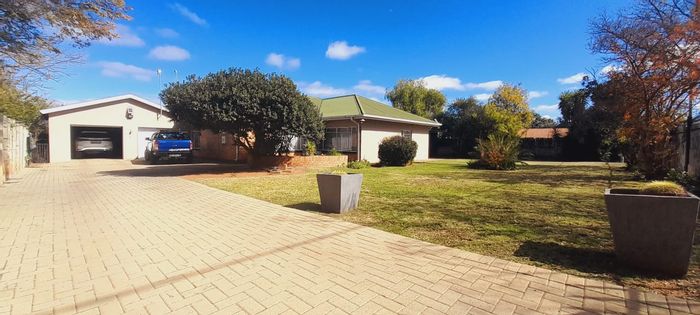 For Sale: House in Orkney Central with pool, yard, borehole, and ample parking.