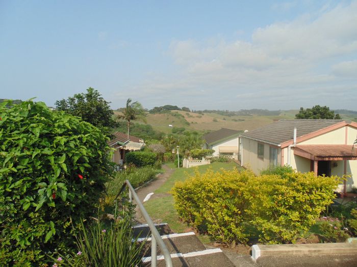 Hibberdene Central Townhouse For Sale: 2 beds, pool, security, garage, clubhouse.