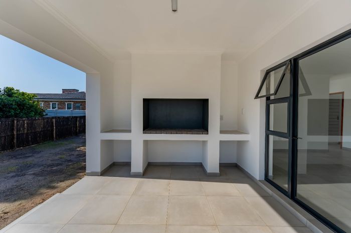 Aston Bay House For Sale: 3 Bedrooms, Braai Area, Eco-Friendly Features.