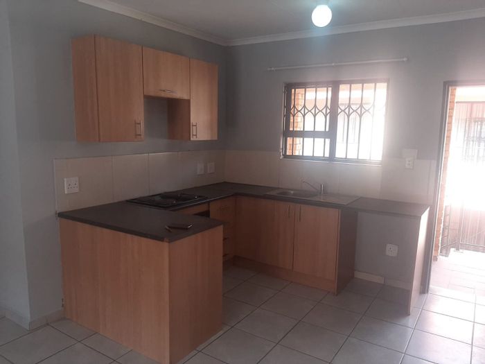 3-Bedroom Apartment For Sale in Groblerpark with 24-hour security and parking.