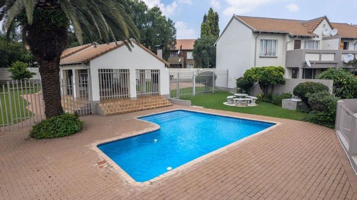 Eden Glen Apartment For Sale: 2 Bedrooms, pool, security, pet-friendly complex.