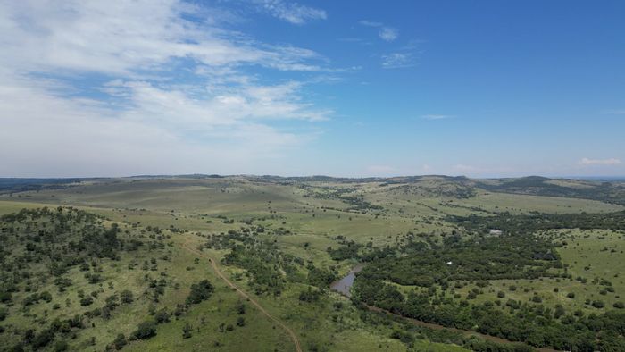 Vlakfontein Farm for Sale: 220ha, riverfront, game fenced, off-grid home.