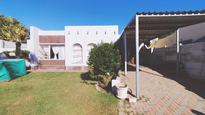 Aston Bay House For Sale: 2 bedrooms, yard, garage conversion, log cabin.