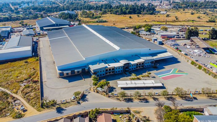 Kya Sands Industrial Property For Sale: 22,510m2 space, high clearance, secure access.
