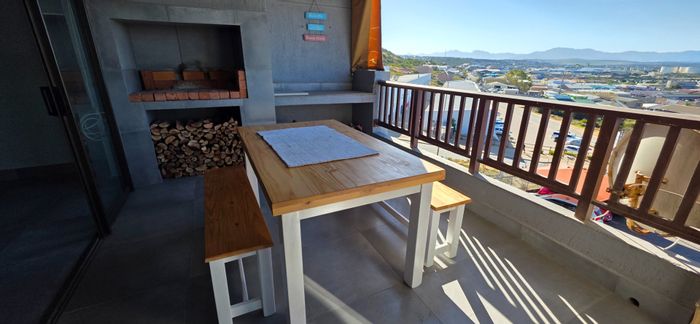 For Sale: Apartment in Diaz Industria with ocean views, balcony, and secure parking.