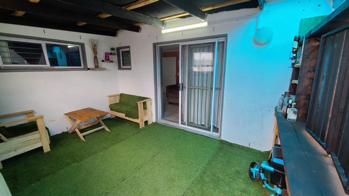 3-bedroom house in Bishop Lavis with braai area and secure parking for 4+.