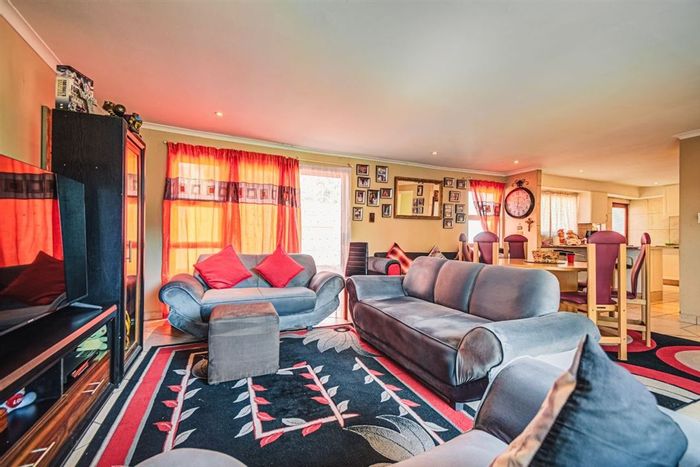 For Sale: House in Esther Park with 3 beds, 2 baths, and dual living potential.