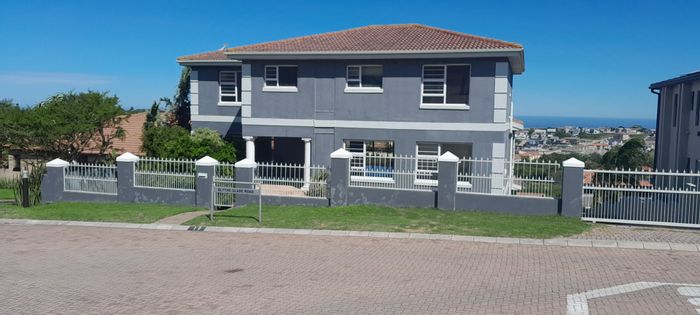 For Sale: Spacious Lovemore Heights house with pool, garage, and security features.