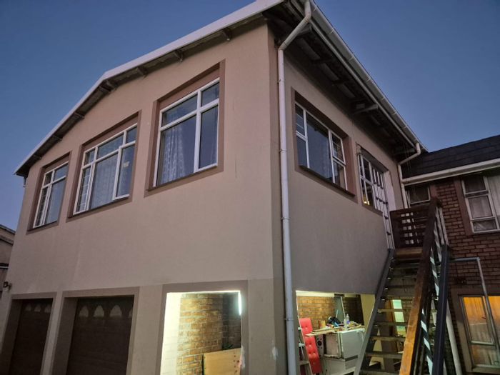 1-Bedroom House in Treasure Beach To Rent with Gated Parking and Prepaid Utilities.