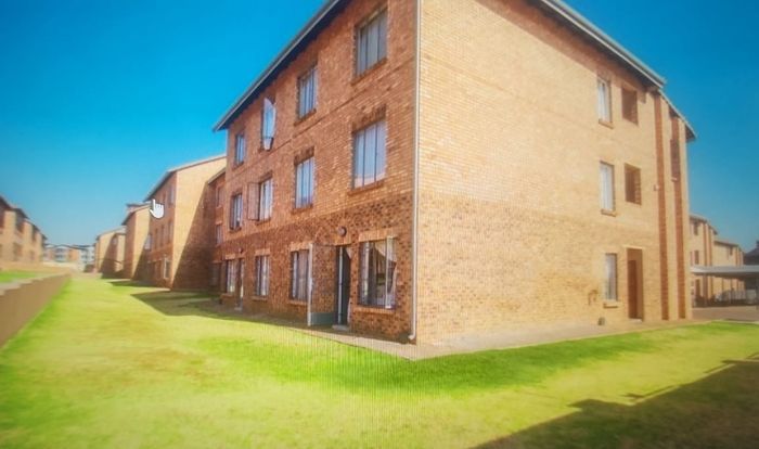 Grand Central Apartment For Sale: Ground-floor, secure parking, rental income opportunity.